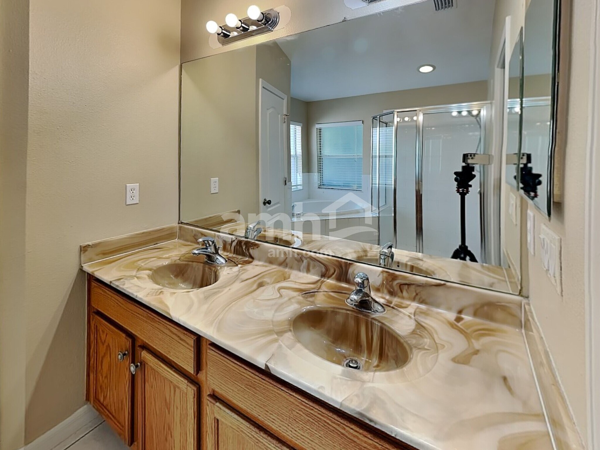 Building Photo - 1012 Cristelle Jean Dr