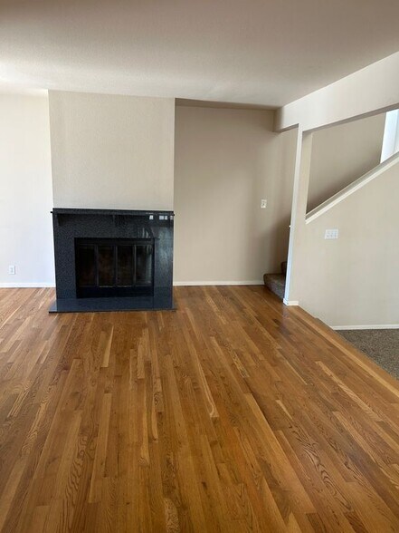 Building Photo - 399 Jaycee Dr
