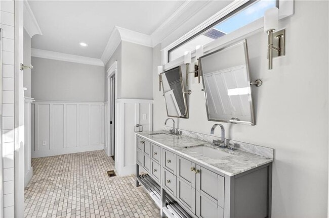 Building Photo - 636 Kennesaw Ave NE