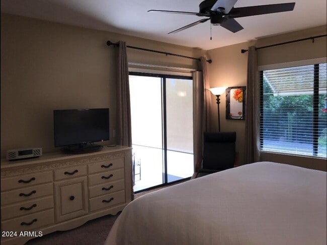 Building Photo - 26006 S Foxglenn Dr