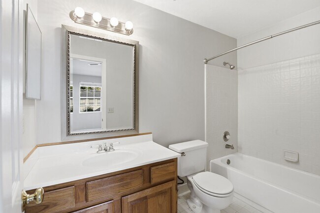 Building Photo - Townhome in Plantation Villas - Haile Plantation