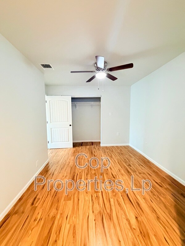 Building Photo - 255 Cumberland Rd