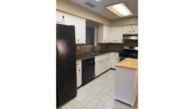 Building Photo - 1803 Ryon Cove