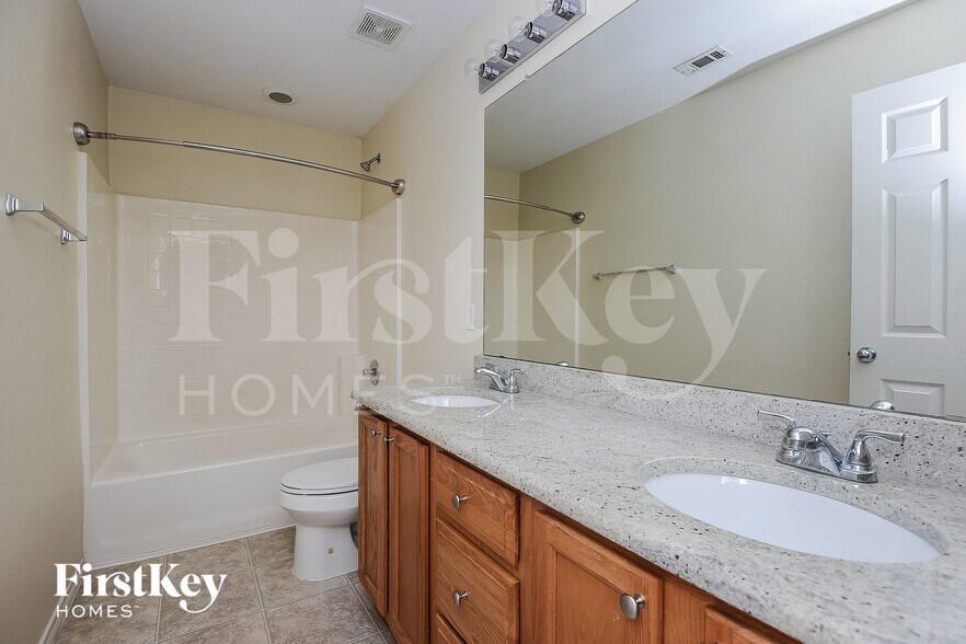 Building Photo - 5108 Parkplace Dr
