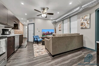 Building Photo - Furnished 2-Bedroom, 2-Bath Apartment near the Medical Campus