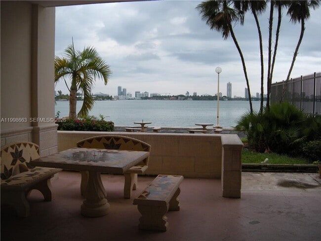 Building Photo - 7545 E Treasure Dr