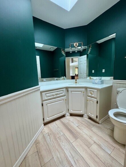 Building Photo - 156 Live Oak Ct