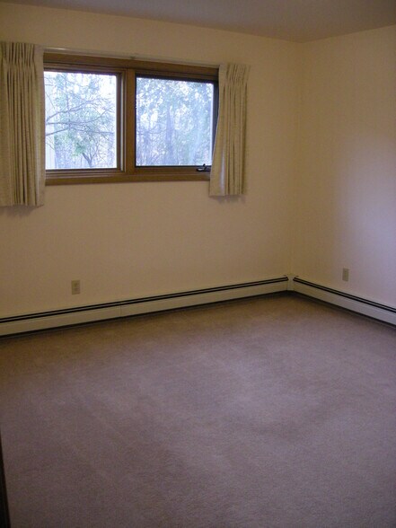 Building Photo - 700 W 47th Ave