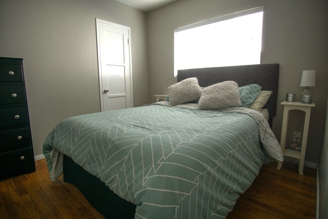 Building Photo - 1953 Rowan St