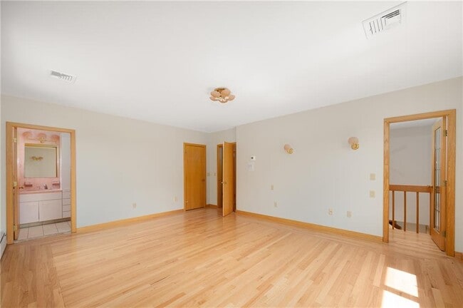 Building Photo - 14 Maxcy Dr
