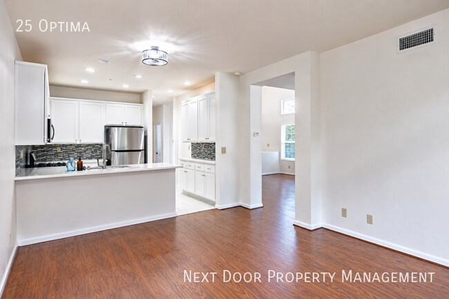 Building Photo - 25 Optima-