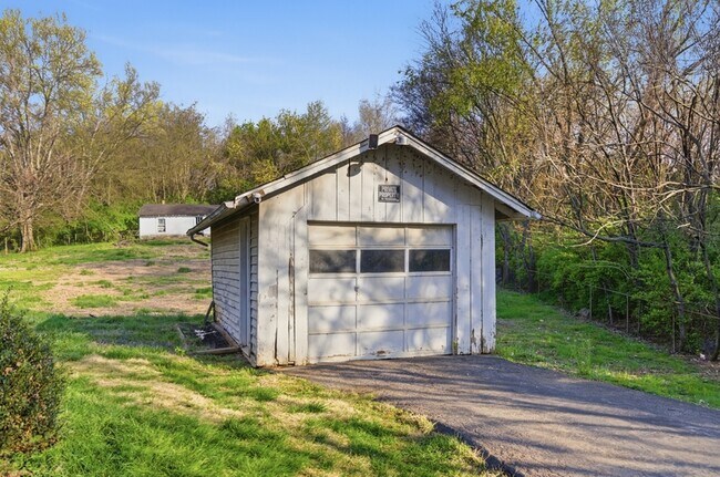 Building Photo - 7817 Old Rutledge Pike