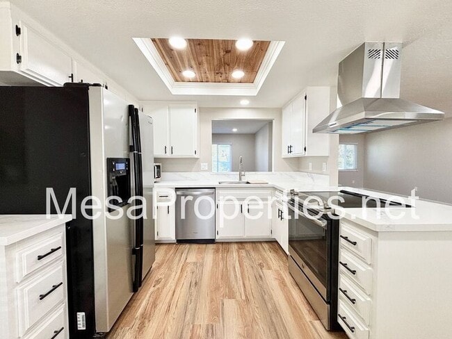 Building Photo - 7095 Lyons Ave