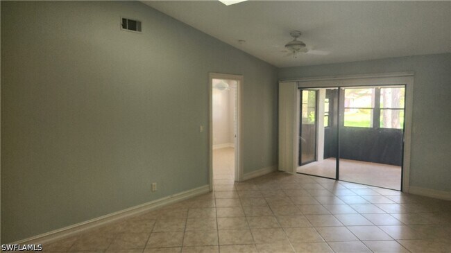 Building Photo - 2074 Pine Isle Ln