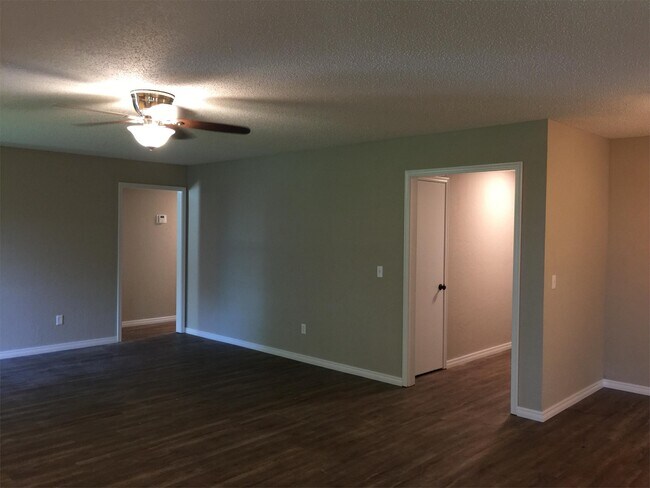 Building Photo - 4059 NW 62nd Terrace