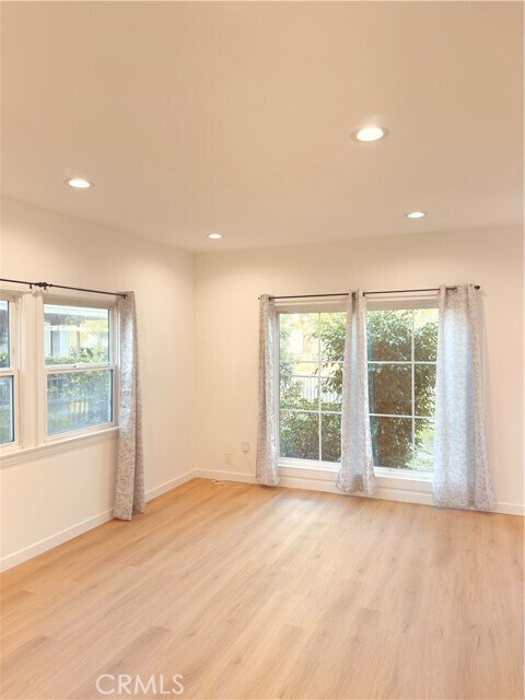 Building Photo - 1253 Del Rey Ave