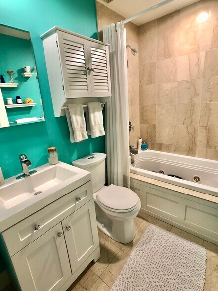 Building Photo - 408 Columbus Ave