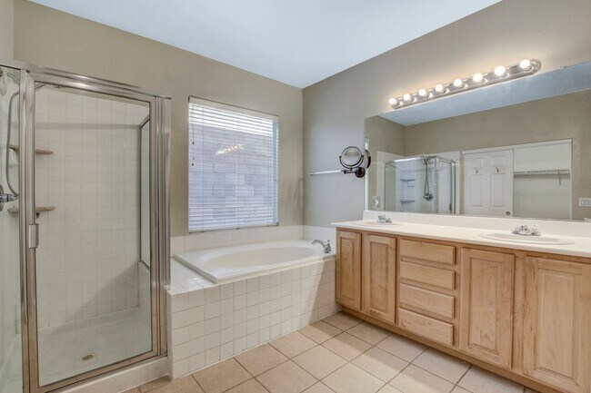 Building Photo - Anthem Gem with 3-Car Garage & Spacious Backyard