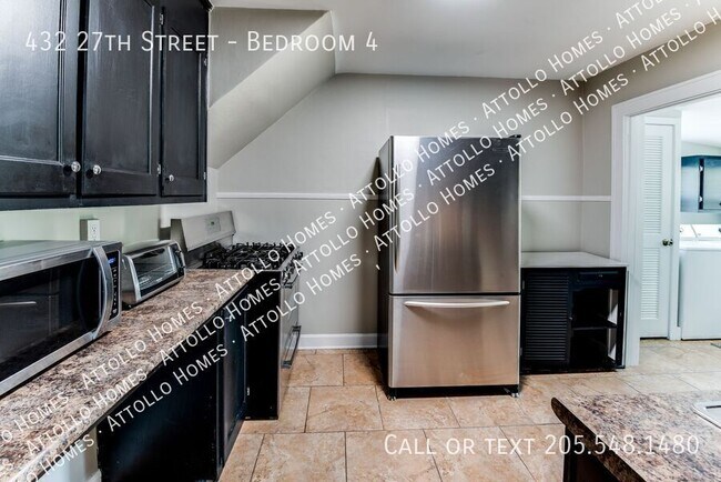 Building Photo - 432 27th St