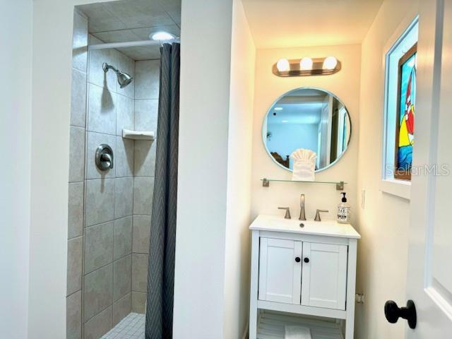 Building Photo - 1357 Lakeshore Dr