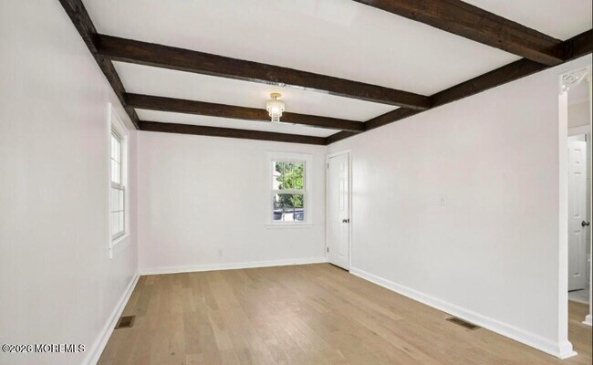 Building Photo - 99 Ravine Dr