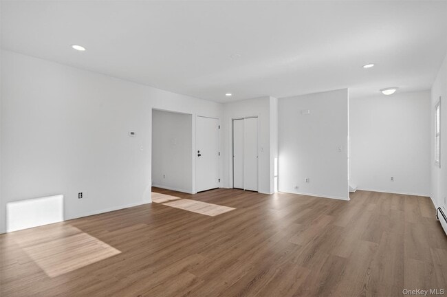 Building Photo - 12 Scotchtown Ave