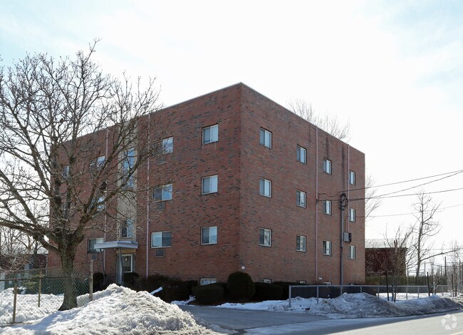 Building Photo - 39 Bridge St