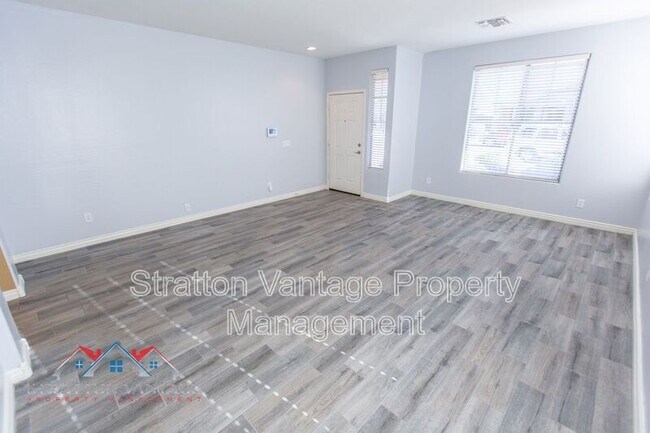 Building Photo - 4710 E Austin Ln