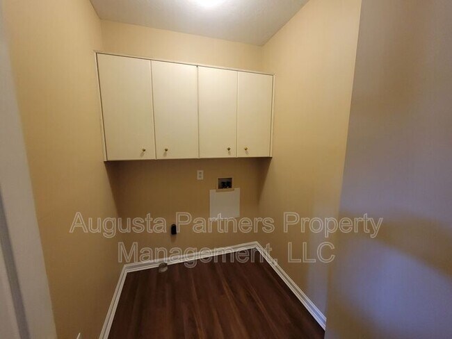 Building Photo - 3719 El Cordero Ranch Springs Rd