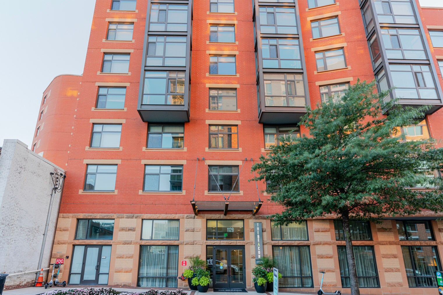 Building Photo - 1128 N Irving St
