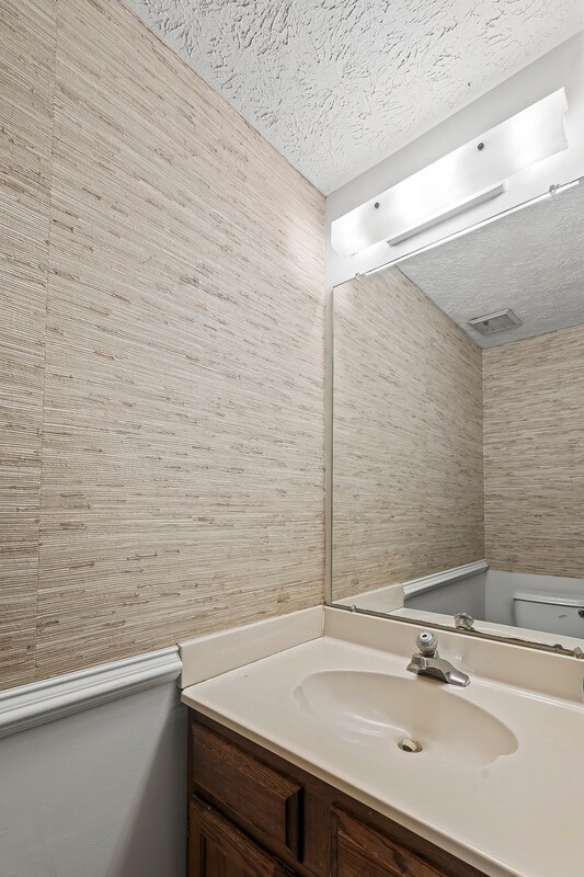 Building Photo - 9515 Quarry Bridge Ct