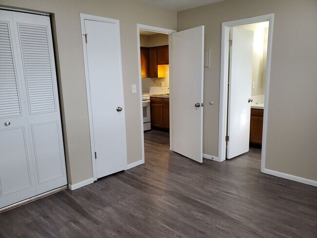 Building Photo - Garfield713 (MK-KS)