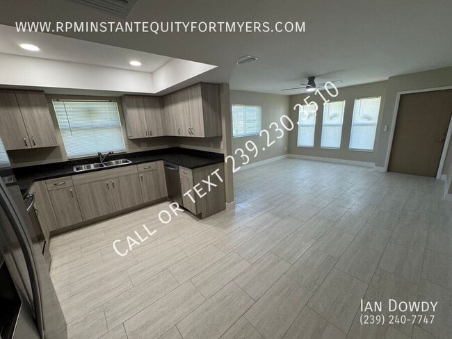 Building Photo - 3608 SW 7th Pl