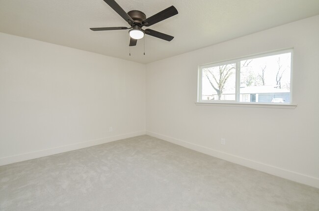 Building Photo - 4434 McCleester Dr