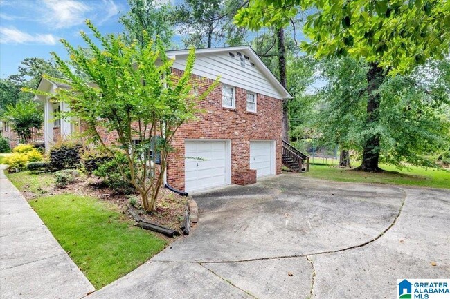 Building Photo - 3228 Mockingbird Ln