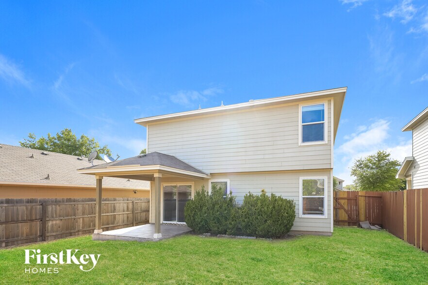 Building Photo - 1811 Buescher Path