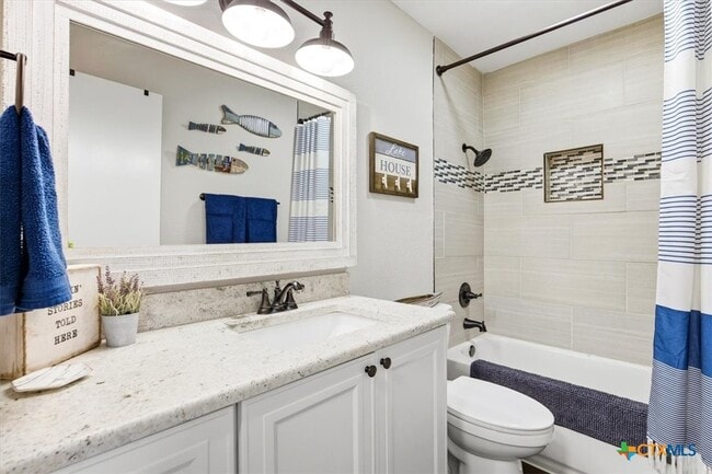 Building Photo - 1135 Parkview Dr