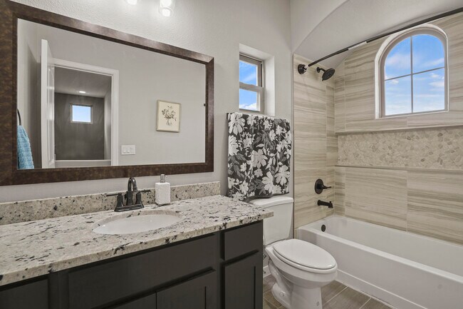 Building Photo - 4567 Marisabel Azcarate St