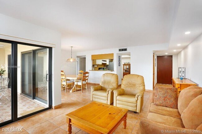Building Photo - 2 br, 2 bath Condo - 9280 SW 123rd Ct