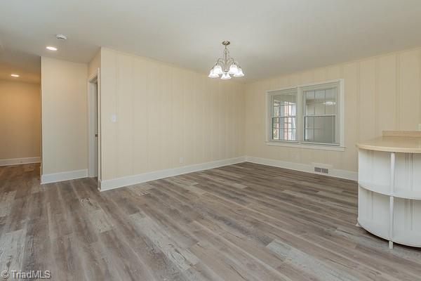 Building Photo - 206 Abbotts Ave