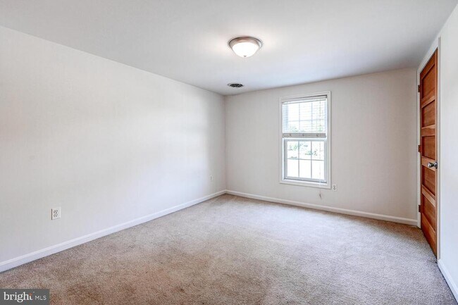 Building Photo - 5404 Arcadia Ave