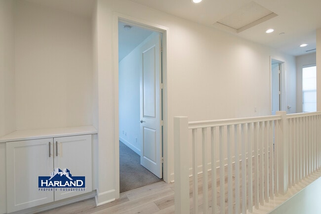 Building Photo - 3024 Estero Rd