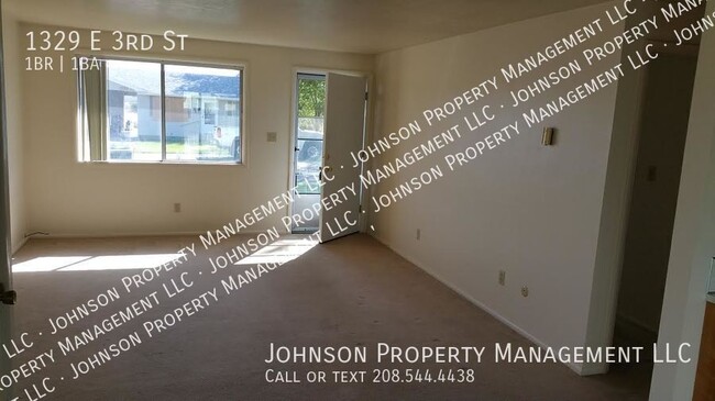Building Photo - 1329 E 3rd St