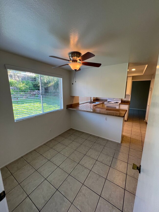 Building Photo - 8081 Hillandale Dr