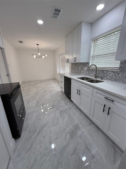 Building Photo - 4535 Reynaldo Dr