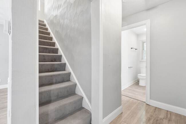Building Photo - Move In Ready Norfolk Home!!