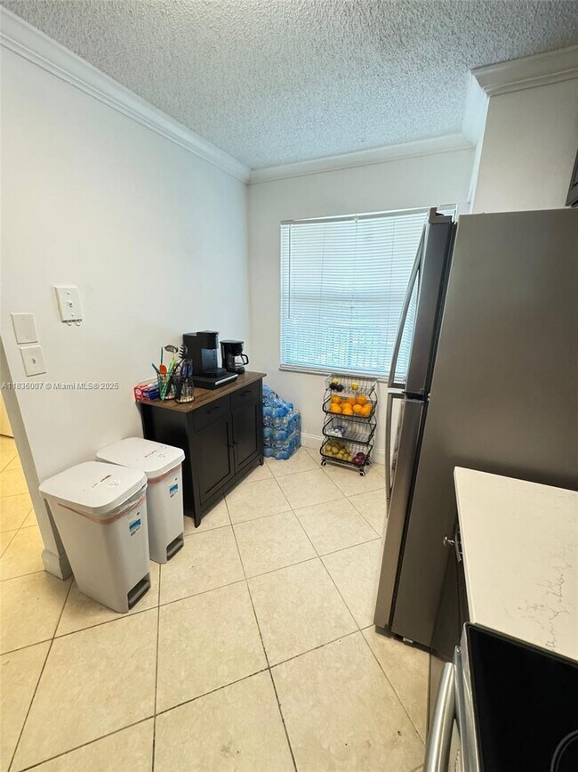 Building Photo - 1278 S Military Trail