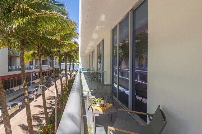 Building Photo - 777 N Ocean Dr