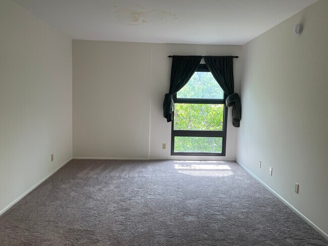 Building Photo - 7742 Redlands St