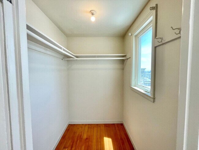 Building Photo - Bright and Airy 2 Bedroom Penthouse in the...